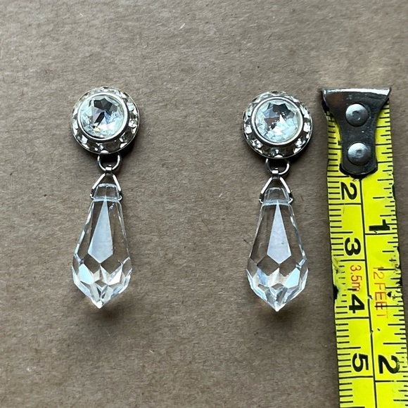Gorgeous Crystal Icicle Earrings - Picture 5 of 7